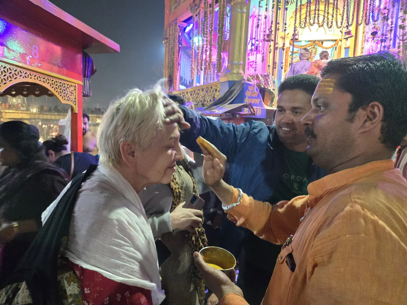 Purohit blessing a devotee at Haridwar